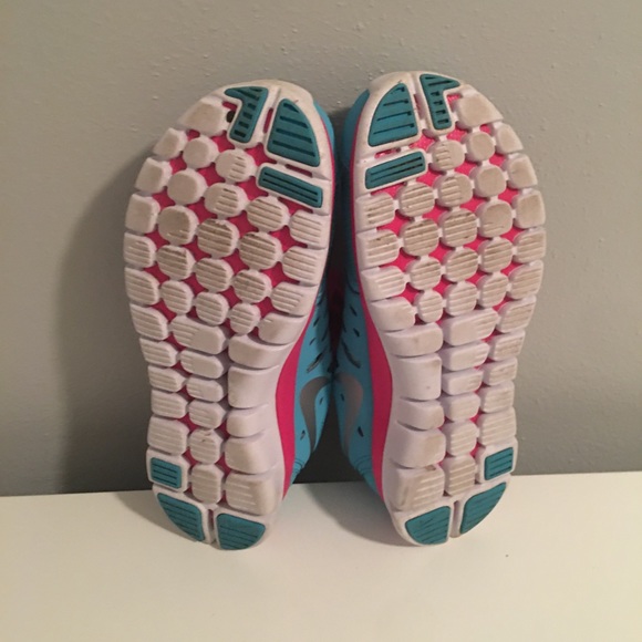 Nike tennis shoes pink and aqua - Picture 4 of 4